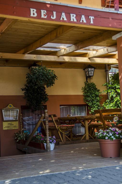 Hotel Arany Patkó Panzió Debrecen Exterior foto