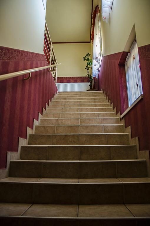 Hotel Arany Patkó Panzió Debrecen Exterior foto