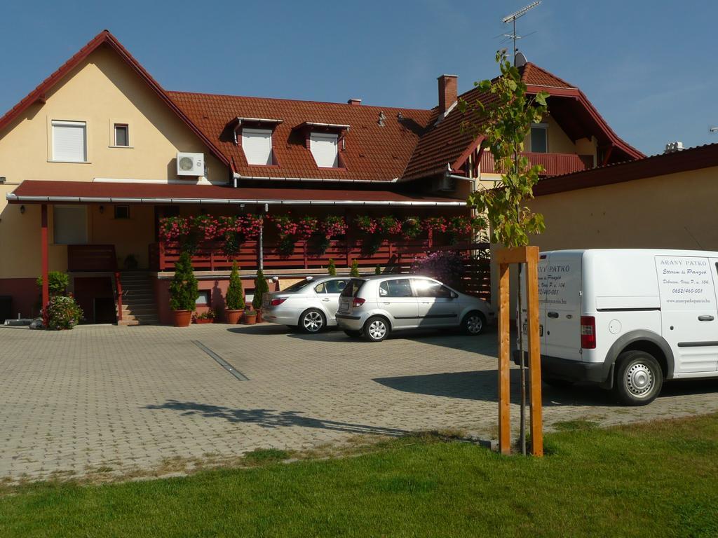 Hotel Arany Patkó Panzió Debrecen Exterior foto